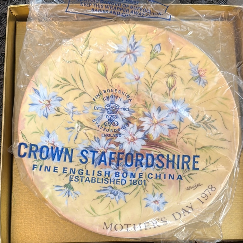 Crown Staffordshire Mother's Day 1978 Plate